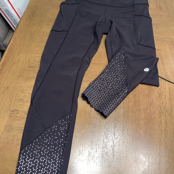Rare Lululemon leggings size 4 - Picture 5 of 5